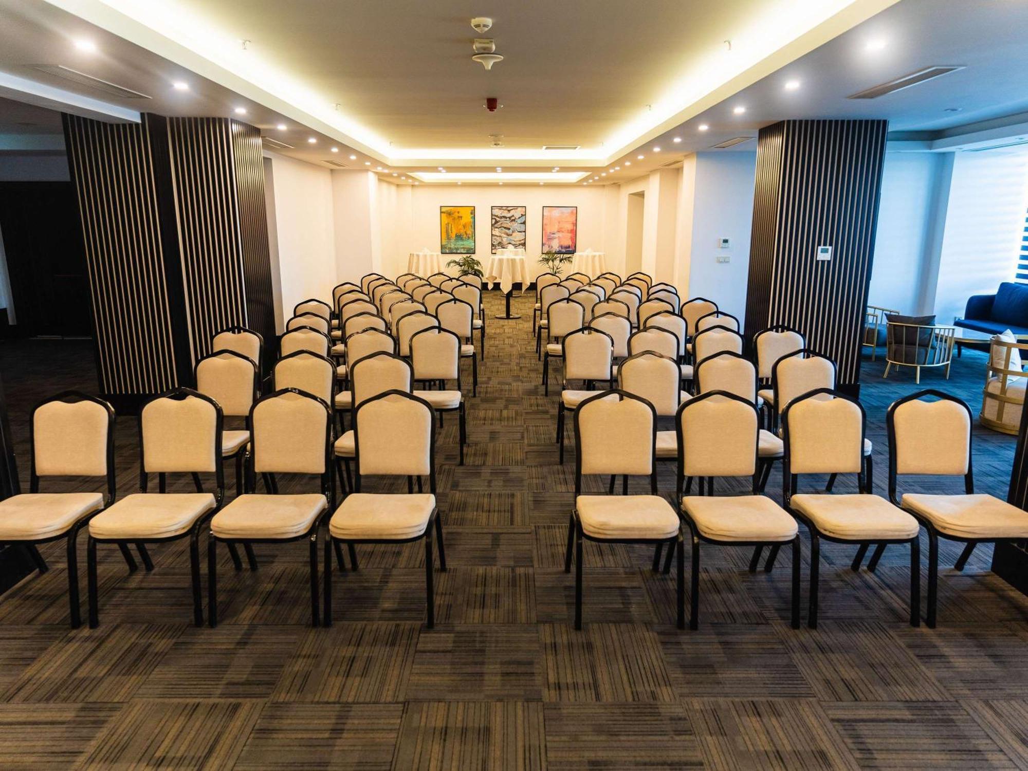 Mercure Baku City Exterior photo